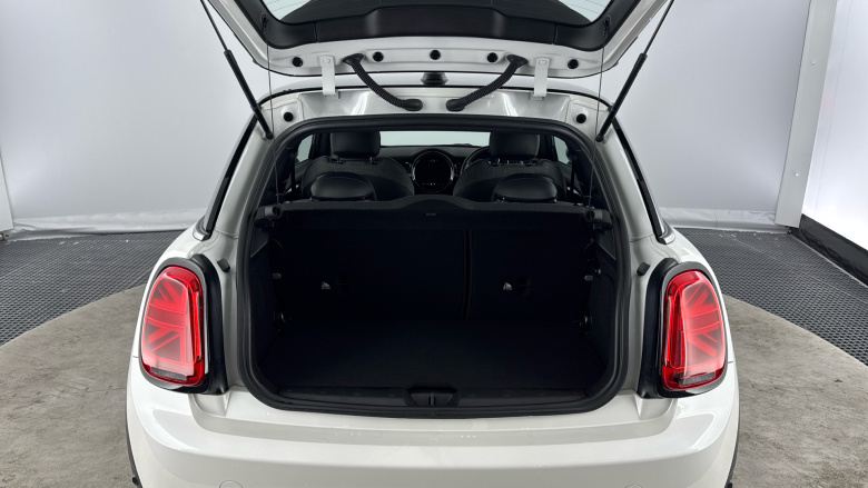 MINI Hatchback 135kW Cooper S Level 2 33kWh 3dr Auto Electric Hatchback